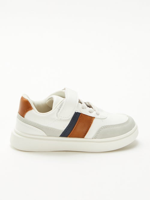 Sneakers bicolore con strappo - Kiabi