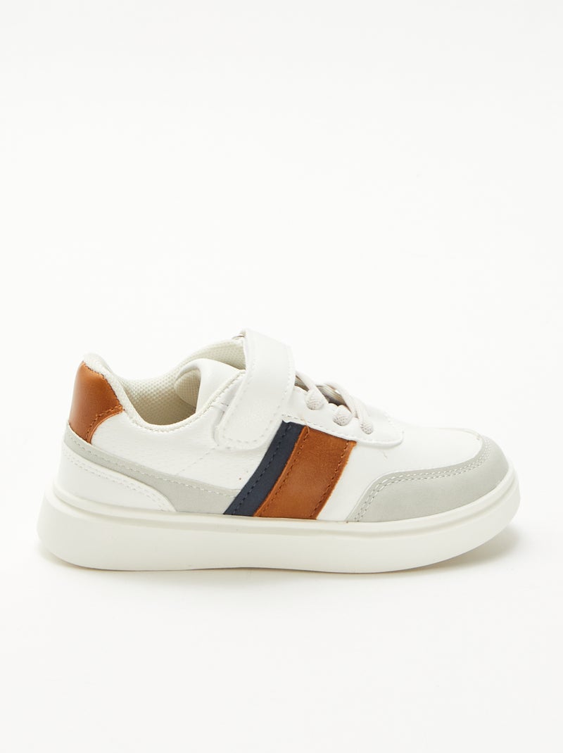Sneakers bicolore con strappo Bianco - Kiabi