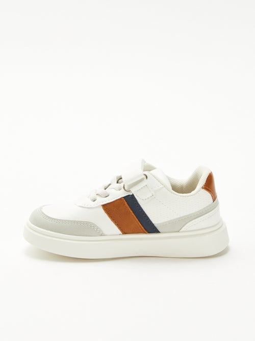Sneakers bicolore con strappo - Kiabi