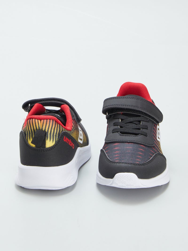 Sneakers bicolore 'Sneakers 'Umbro' -propone' NERO - Kiabi
