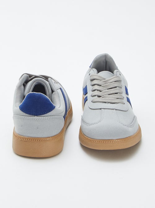 Sneakers bicolori con lacci - Kiabi