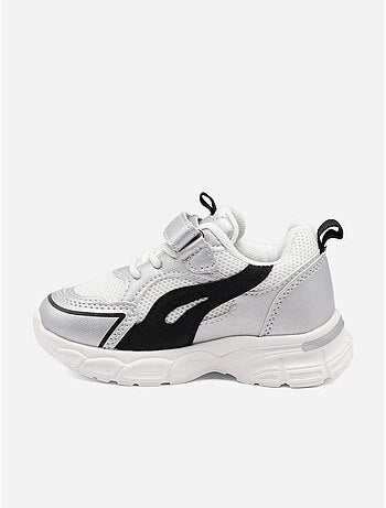 Sneakers con lacci