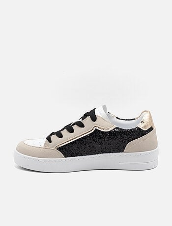 Sneakers con lacci