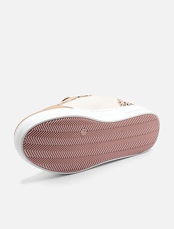 Sneakers con lacci