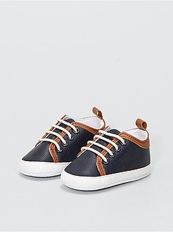 Sneakers con lacci effetto pelle - Kiabi