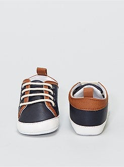 Sneakers con lacci effetto pelle - Kiabi