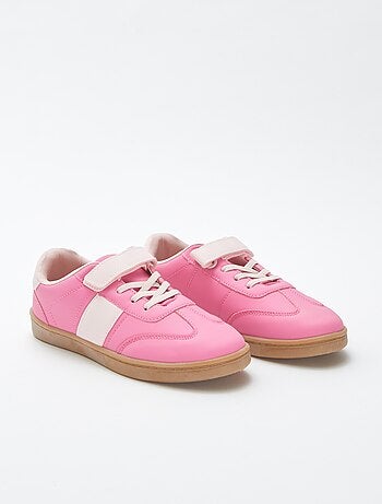 Sneakers con lacci elasticizzati + strappo