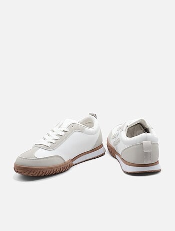 Sneakers con lacci