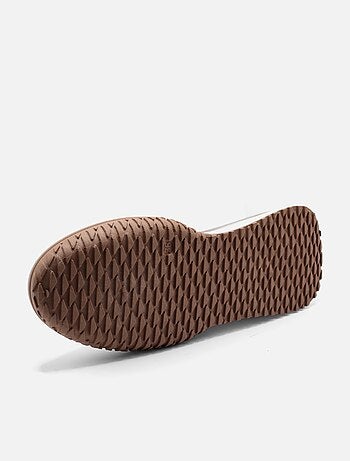 Sneakers con lacci