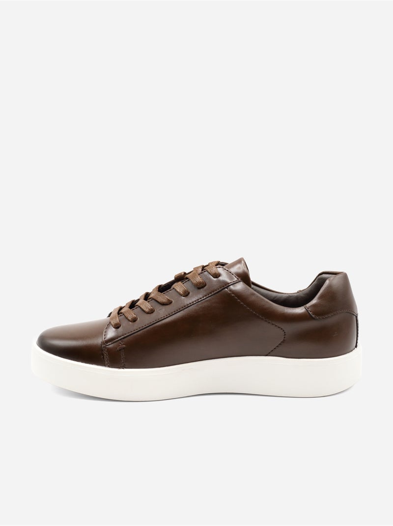 Sneakers con lacci Marrone - Kiabi