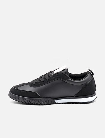 Sneakers con lacci