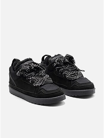 Sneakers con lacci