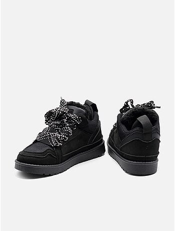 Sneakers con lacci