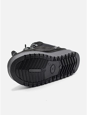 Sneakers con lacci