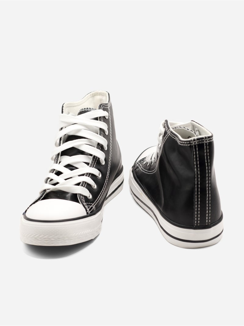 Sneakers con lacci Nero - Kiabi