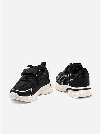 Sneakers con lacci