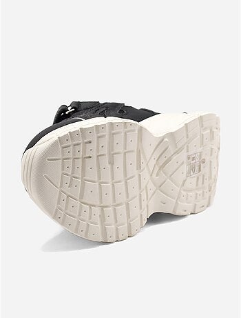 Sneakers con lacci