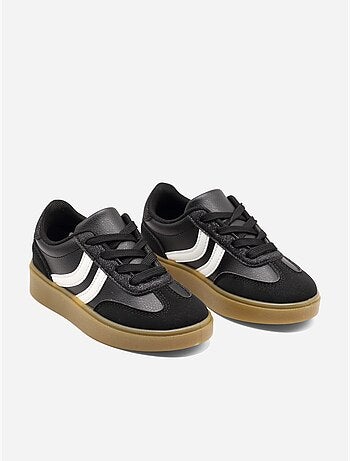 Sneakers con lacci