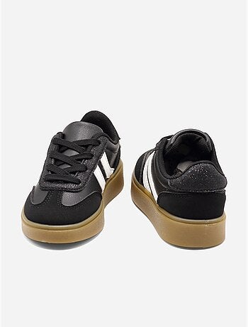 Sneakers con lacci