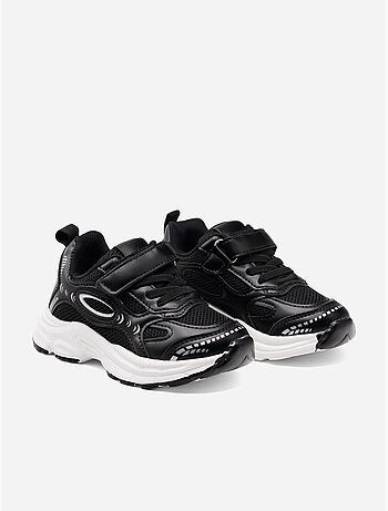 Sneakers con lacci
