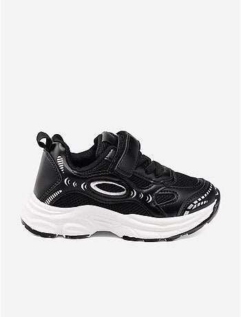 Sneakers con lacci