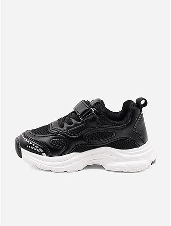 Sneakers con lacci