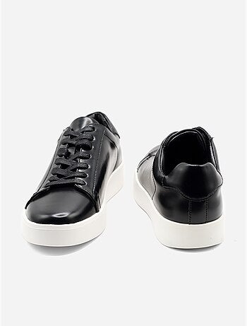 Sneakers con lacci