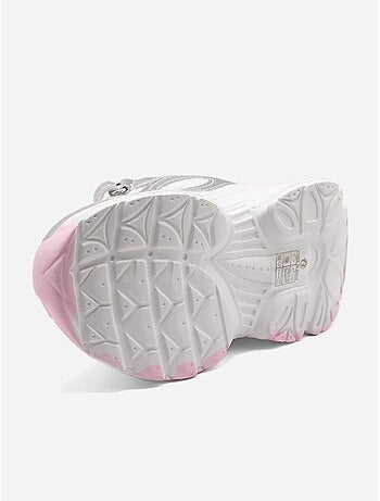 Sneakers con lacci
