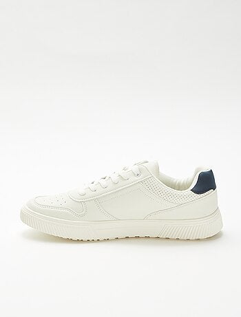 Sneakers con lacci tinta unita