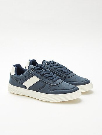 Sneakers con lacci tinta unita