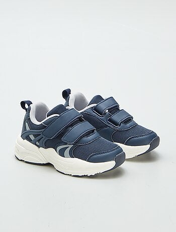Sneakers con strappi