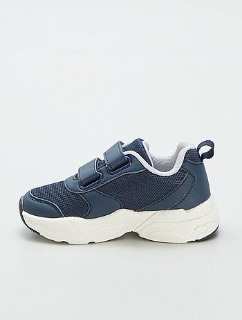 Sneakers con strappi