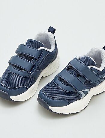 Sneakers con strappi