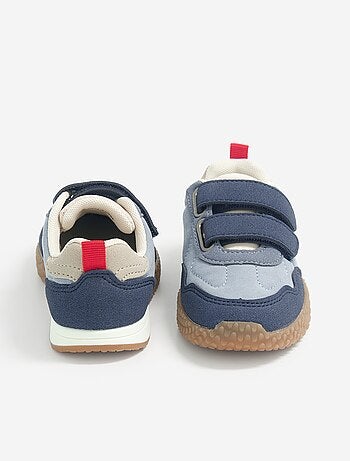 Sneakers con strappi