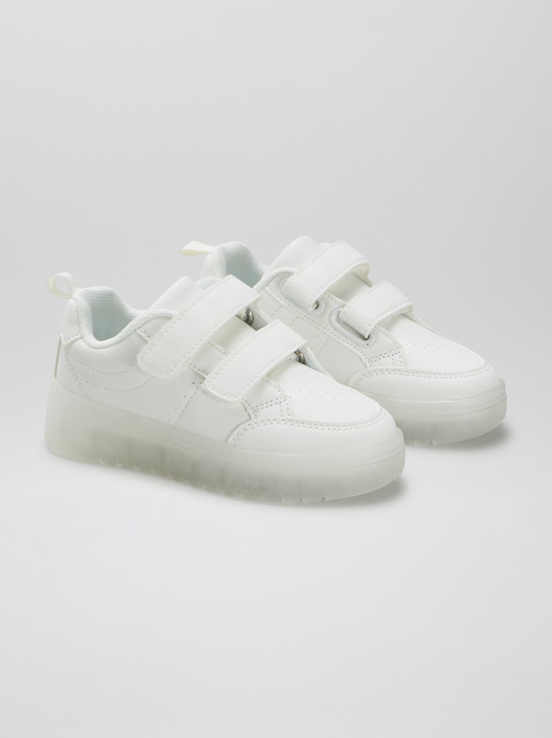 Sneakers con strappi con suola traslucida BIANCO - Kiabi