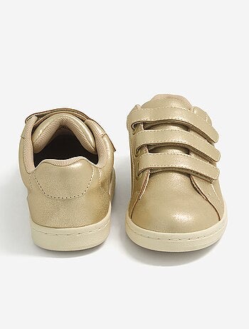 Sneakers con strappi