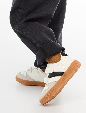 Sneakers con velcro in simil suede