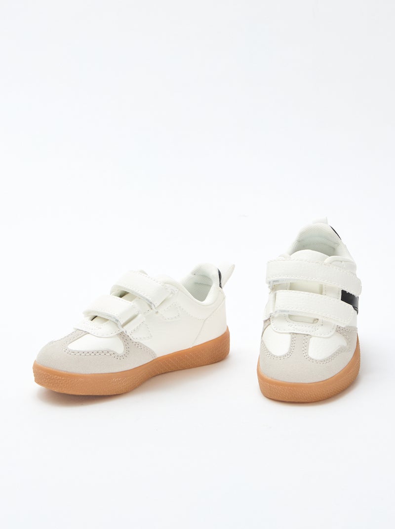 Sneakers con strappi in simil suede Bianco - Kiabi