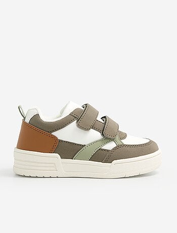 Sneakers con strappi