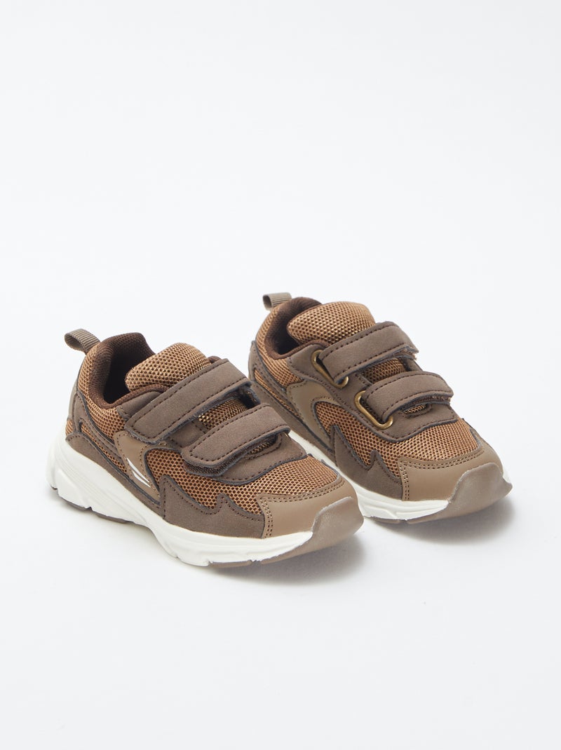 Sneakers con strappi Marrone - Kiabi