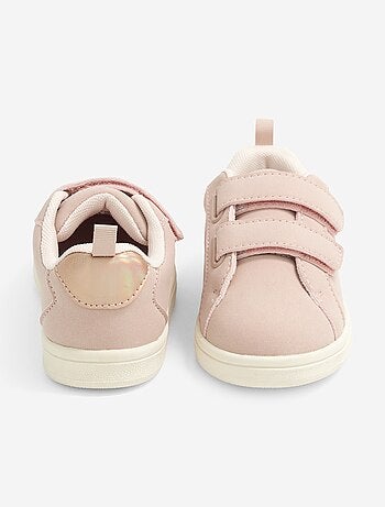 Sneakers con strappi