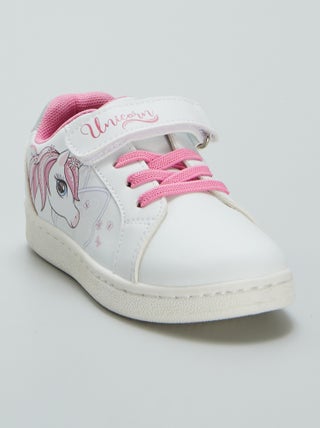 Sneakers con strappi 'unicorno'