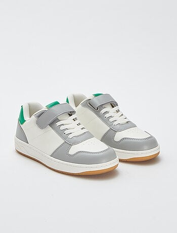 Sneakers con strappi