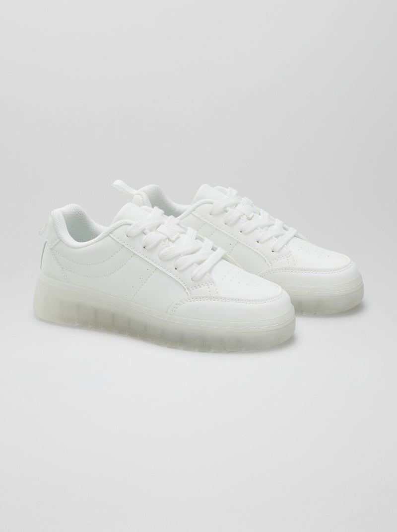 Sneakers con suola traslucida BIANCO - Kiabi