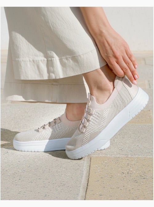 Sneakers confortevole, resistente, con suola in memory e facile da indossare - Kiabi Sneakers confortevole, resistente, con suola in memory e facile da indossare - Kiabi