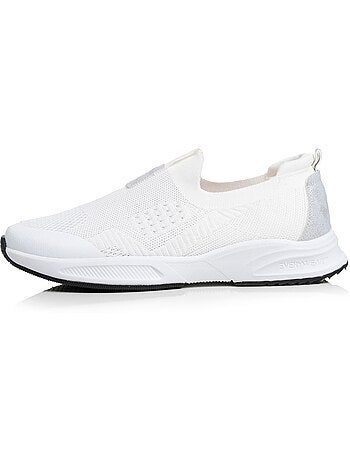 Sneakers confortevole, resistente, con suola in memory e facile da indossare isotoner
