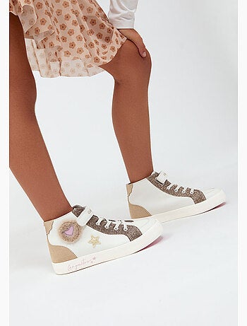 Sneakers conguitos corazones pelo