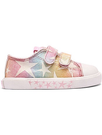 Sneakers conguitos estampado estrellas bebés