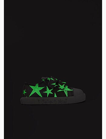 Sneakers conguitos estampado estrellas bebés