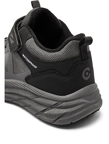 Sneakers conguitos impermeables